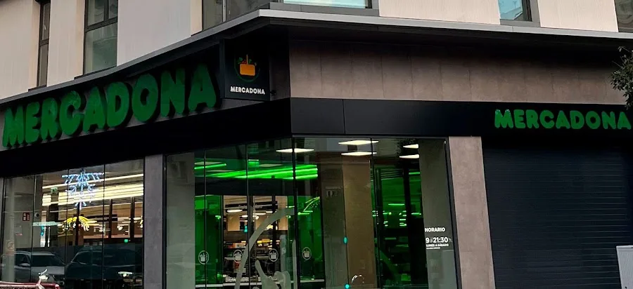 Supermercado Mercadona en Avenida Federico García Lorca, 242, Almería