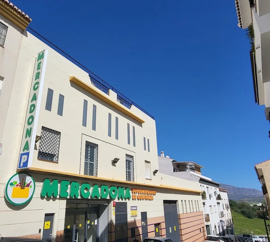 Supermercado Mercadona en Calle Albahaca, 23, Álora