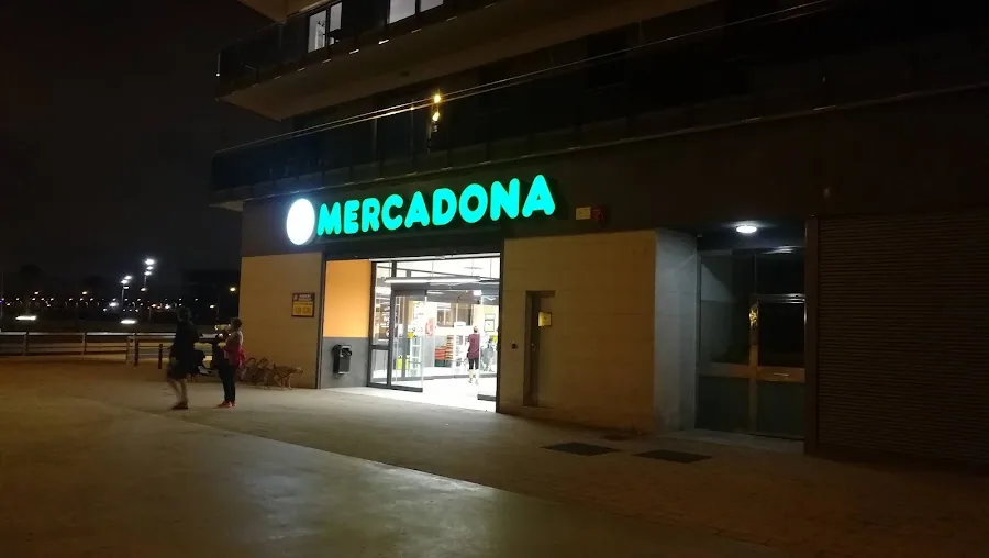 Supermercado Mercadona en Calle Eduard Maristany, 197, Badalona