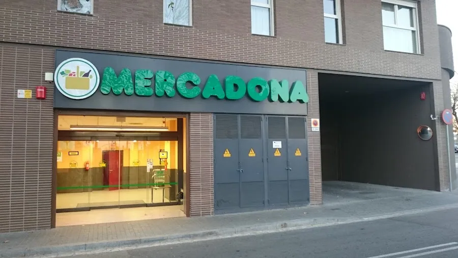 Supermercado Mercadona en Calle de Les Torres, Barcelona