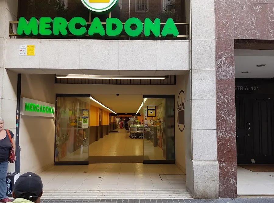 Supermercado Mercadona en Calle Industria, 129, Barcelona