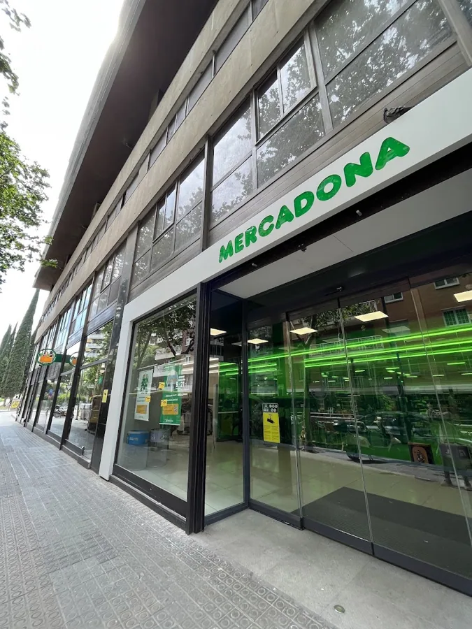 Supermercado Mercadona en Calle Tarragona, 177, Barcelona