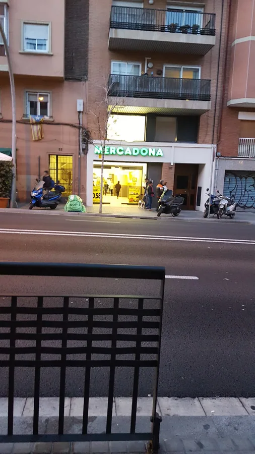 Supermercado Mercadona en Carretera Decollblanc, 90, Barcelona