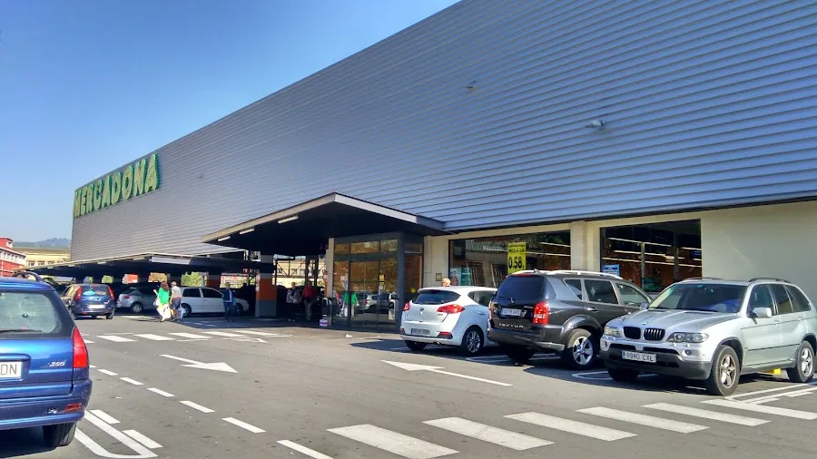Supermercado Mercadona en Urbanización i Hiribidea, 57, Basauri