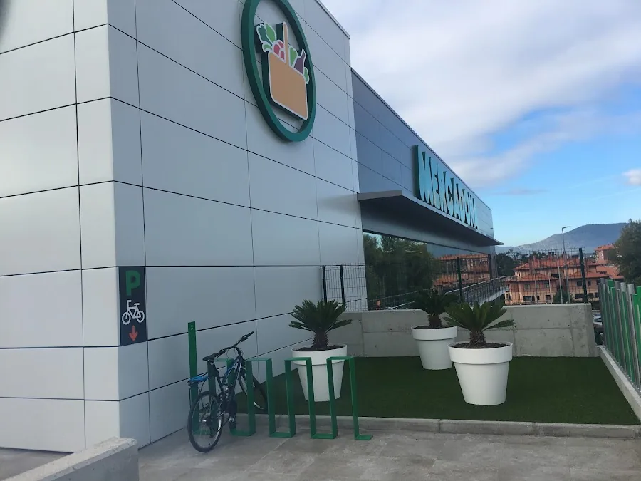 Supermercado Mercadona en Errementariena Kalea, 4, Berango