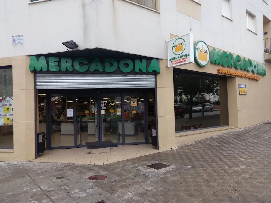 Supermercado Mercadona en Avenida Dr. Villa Díaz, 4, Carmona