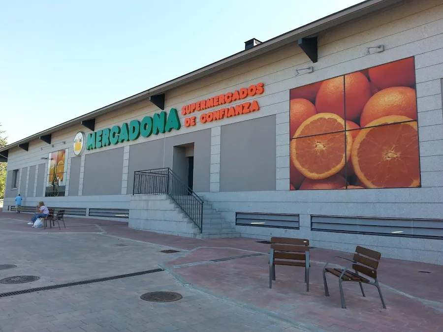 Supermercado Mercadona en Calle Navia, 2, Colmenarejo