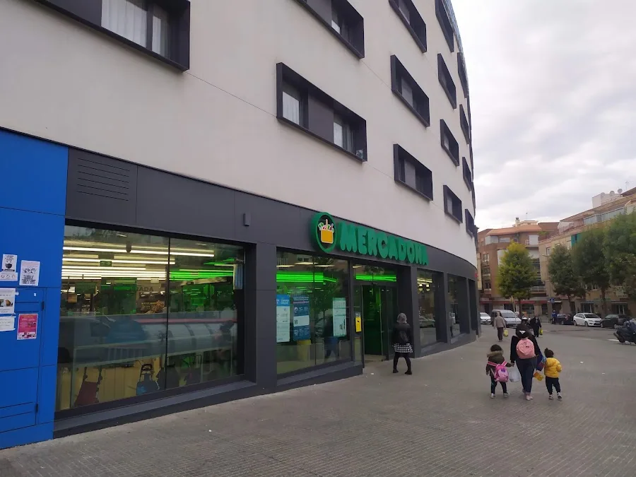 Supermercado Mercadona en Avenida del Parc, 46, Cornellà de Llobregat