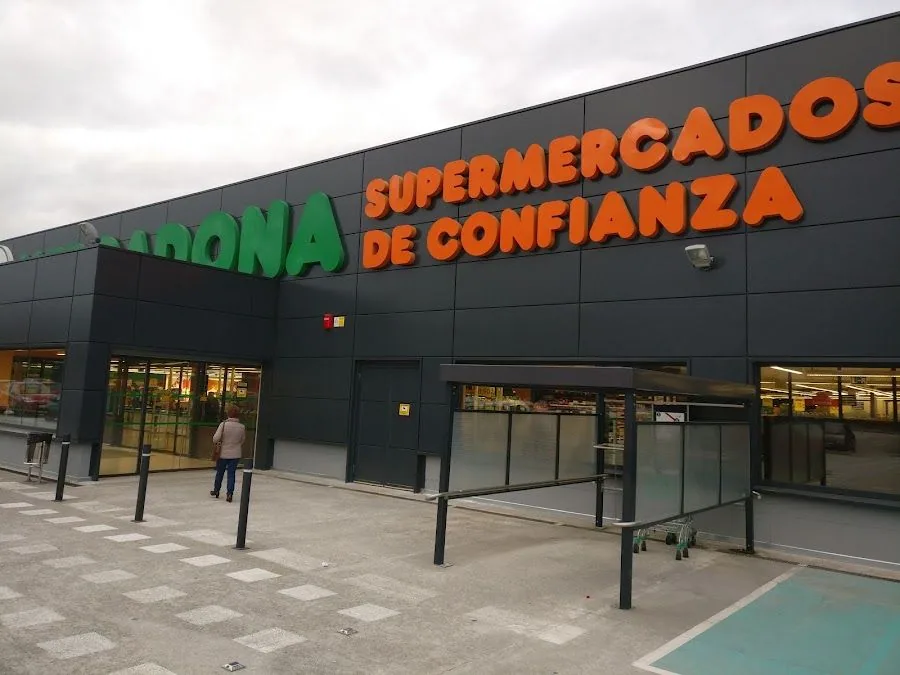 Supermercado Mercadona en Avenida Dealvedro, 5, Culleredo