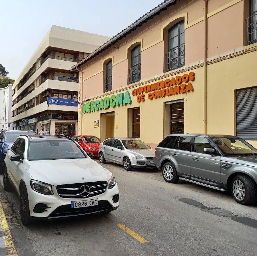Supermercado Mercadona en Calle Pintor Victoria, 2, Dénia