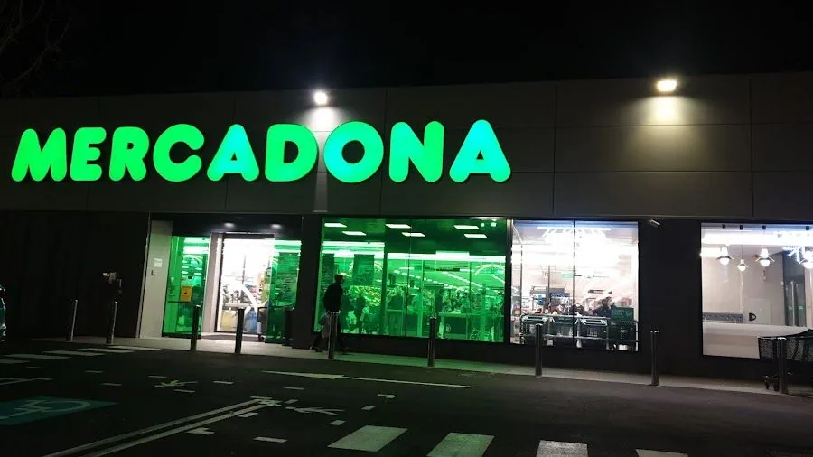 Supermercado Mercadona en Camilo José Cela, 16, Elda