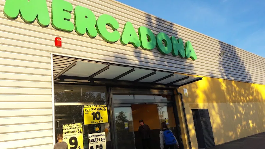 Supermercado Mercadona en Avenida de Francesc Marimón, 129, Esparreguera