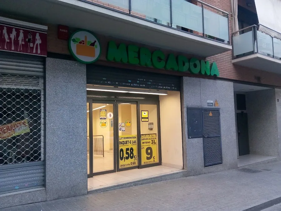 Supermercado Mercadona en Calle 8 Demarc, 75, Esplugues de Llobregat