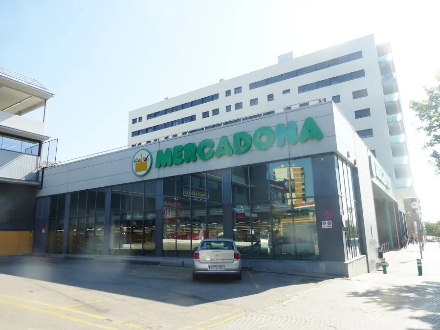 Supermercado Mercadona en Calle Laurea Miró, 146, Esplugues de Llobregat