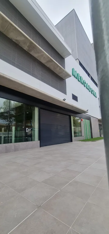 Supermercado Mercadona en P". de Les Germanies, 95, Gandia