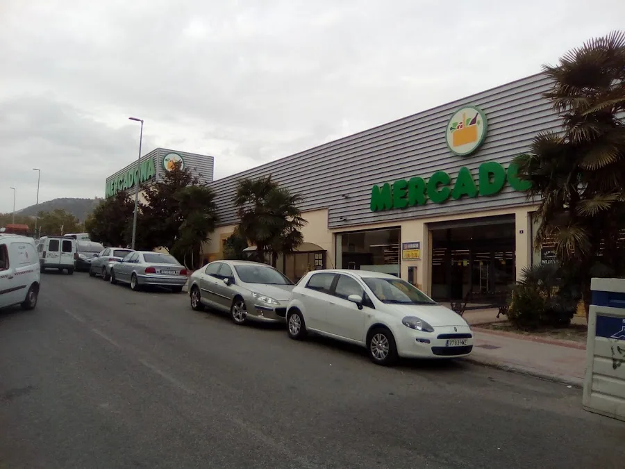 Supermercado Mercadona en Calle Mercedes Lamarque, 3, Jaén