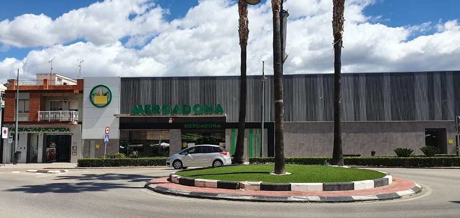 Supermercado Mercadona en Calle Poeta Llorente, 157, La Pobla de Vallbona
