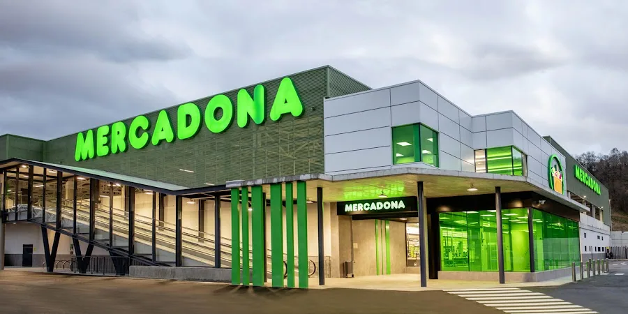 Supermercado Mercadona en Avenida de Gandhi, 6, La Zubia