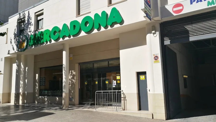 Supermercado Mercadona en Calle Baró de Maials, 6, Lleida