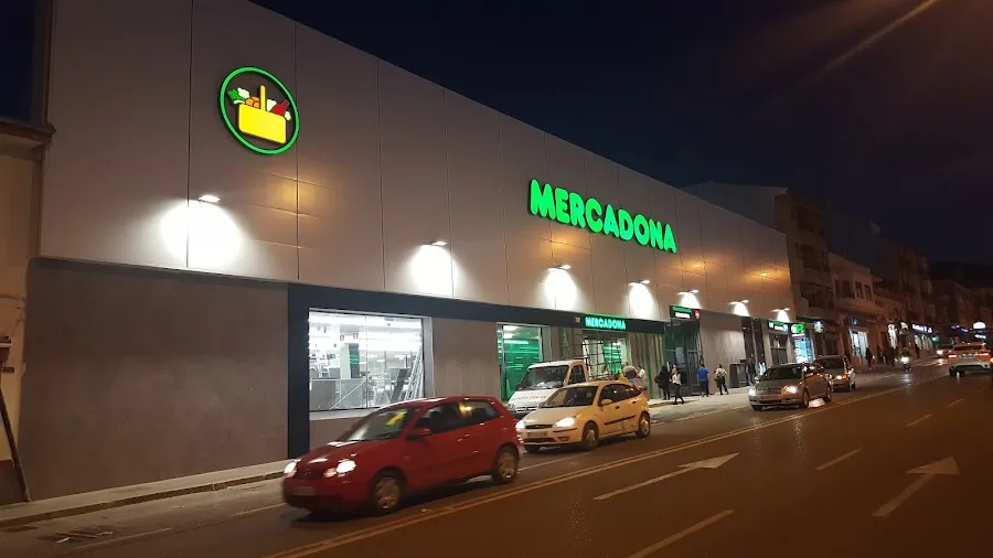 Supermercado Mercadona en Avenida del Parque, 10, Lucena
