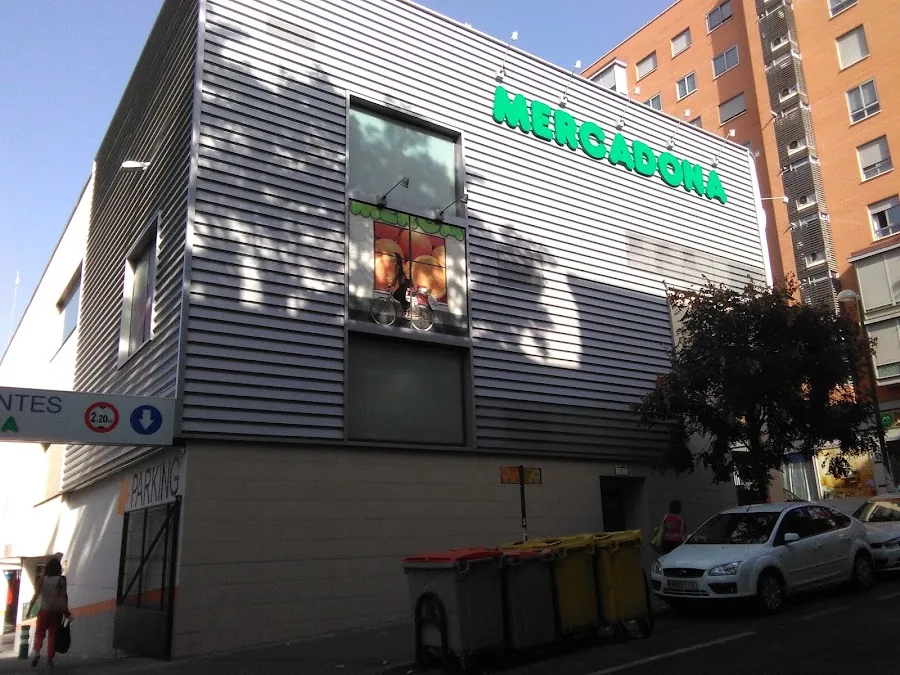 Supermercado Mercadona en Calle Olivillo, 16, Madrid