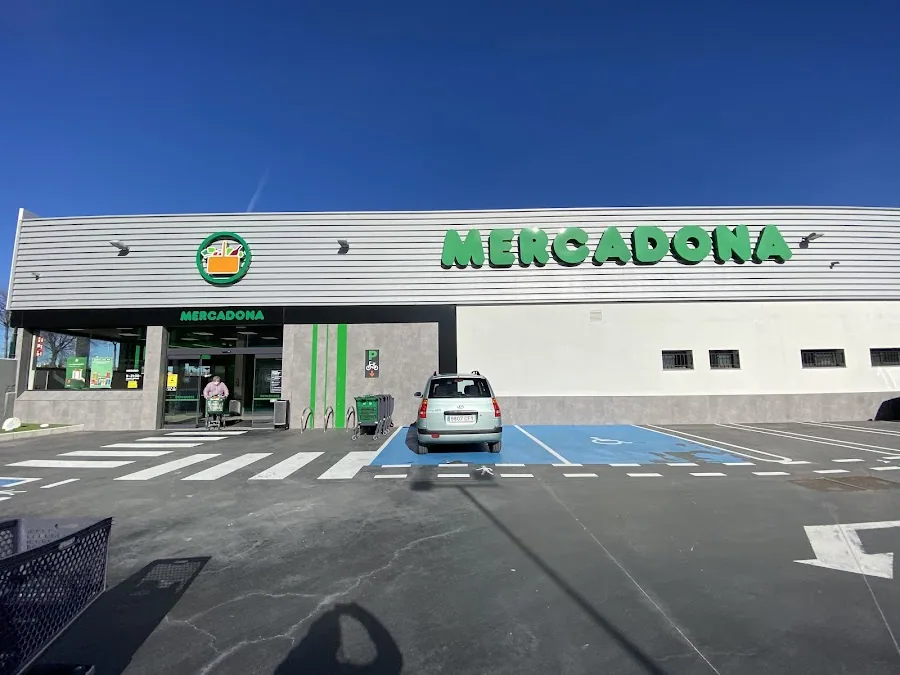 Supermercado Mercadona en Calle Quintanavides, 7, Madrid