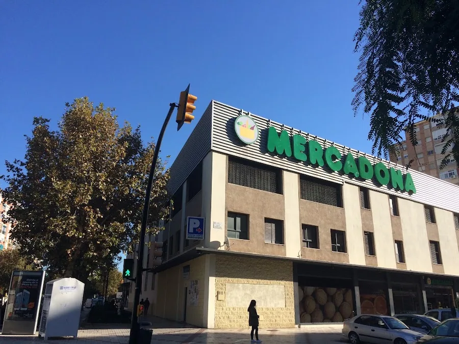 Supermercado Mercadona en Avenida de Europa, 97, Málaga