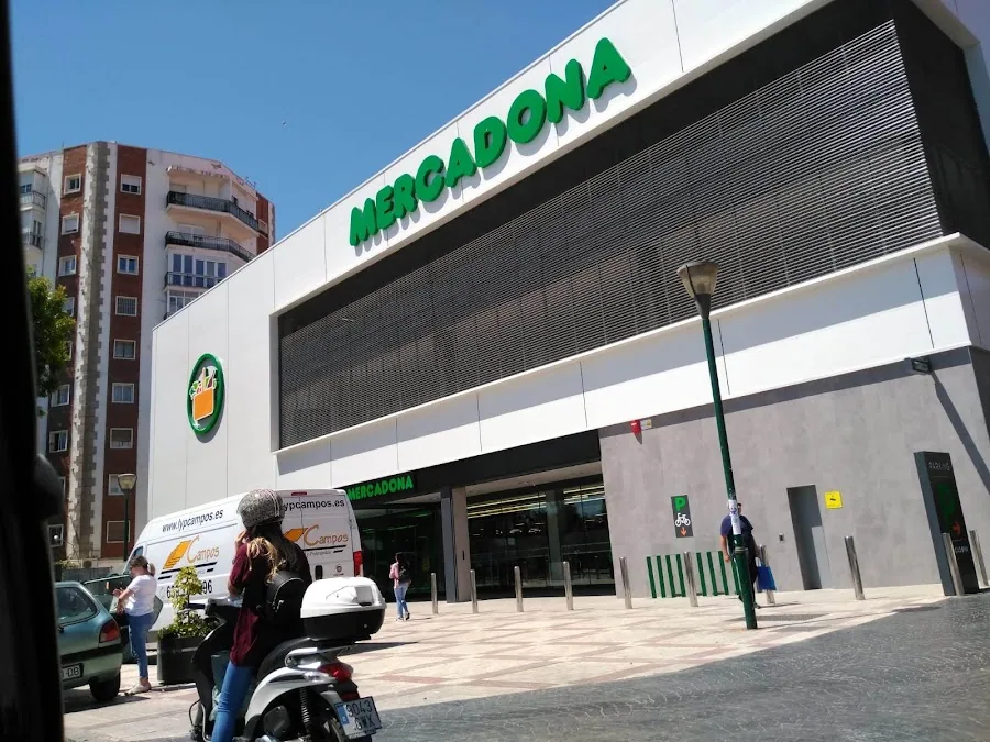 Supermercado Mercadona en Avenida Santa Rosa de Lima, 20, Málaga