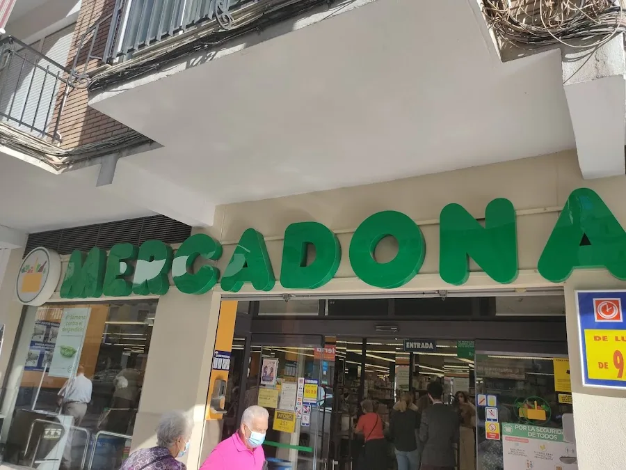 Supermercado Mercadona en Calle Camino de Suárez, 22, Málaga