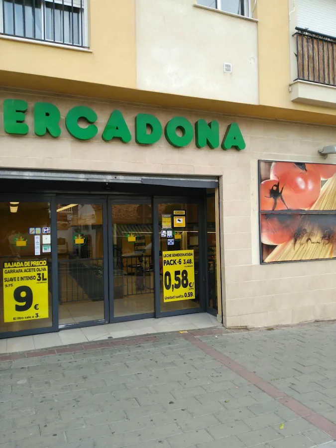 Supermercado Mercadona en Camino Casabermeja, 64, Málaga