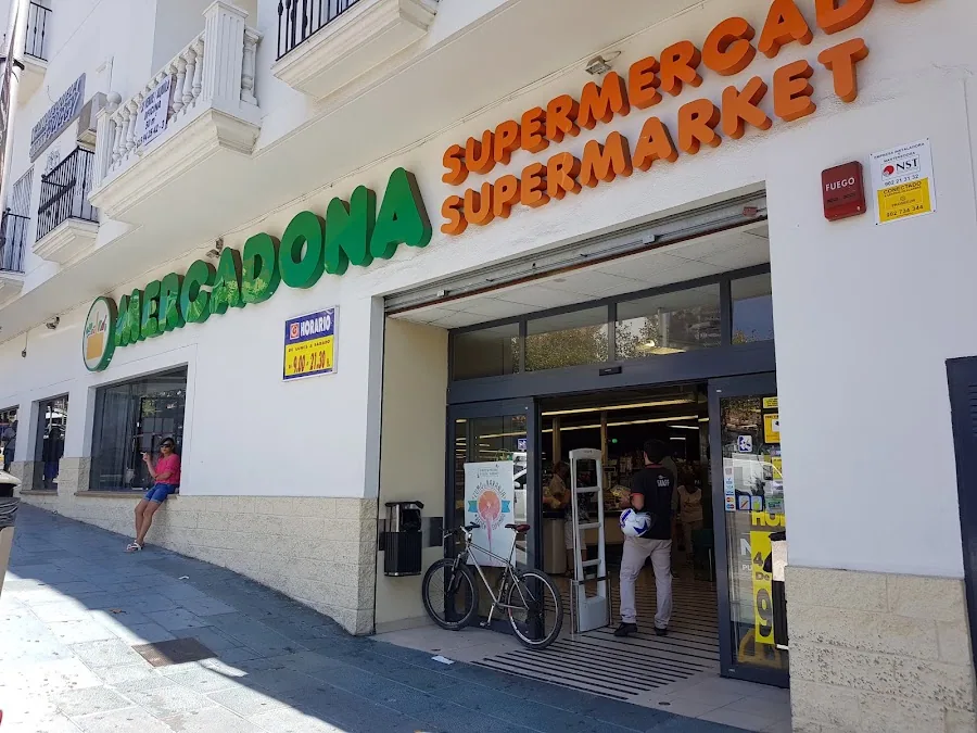 Supermercado Mercadona en Calle Serenata, s/n, Marbella