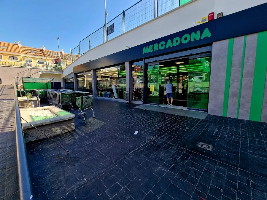 Supermercado Mercadona en Calle Mérida de Jarales, 4, Mijas