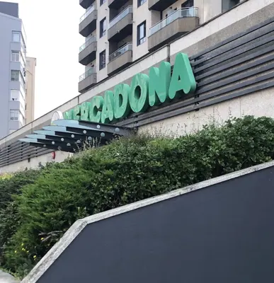 Mercadona Avenida García Barbón, 106, Vigo