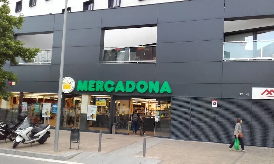 Supermercado Mercadona en Avenida Teixidores, 39, Mollet del Vallès