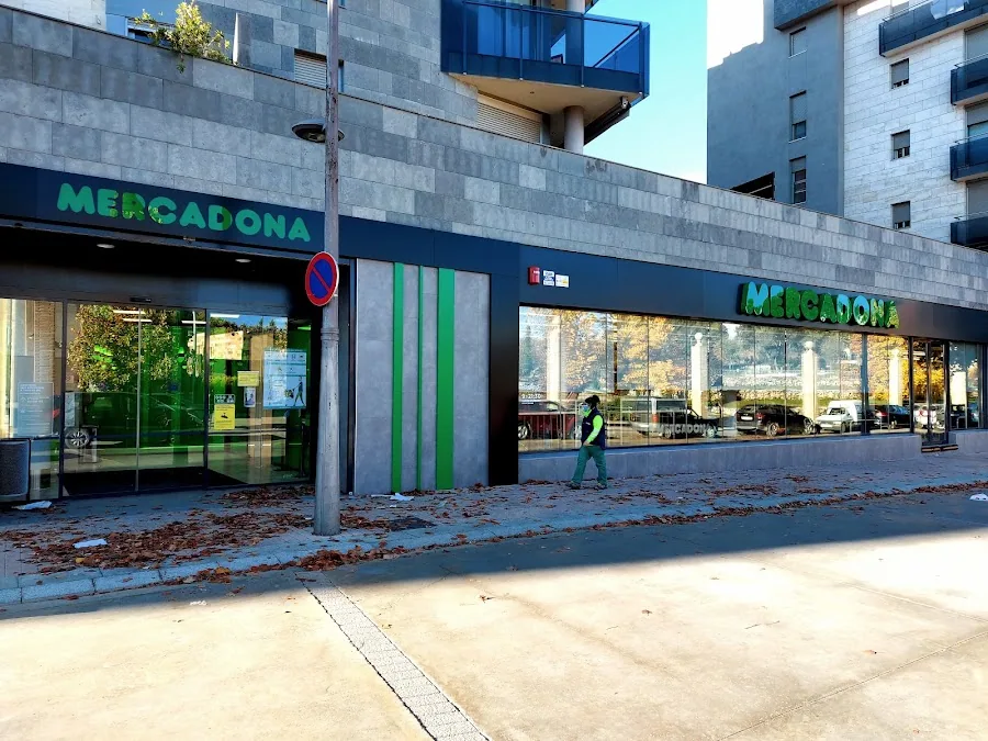 Supermercado Mercadona en Calle Manuel Gutiérrez Mellado, 1, Monzón