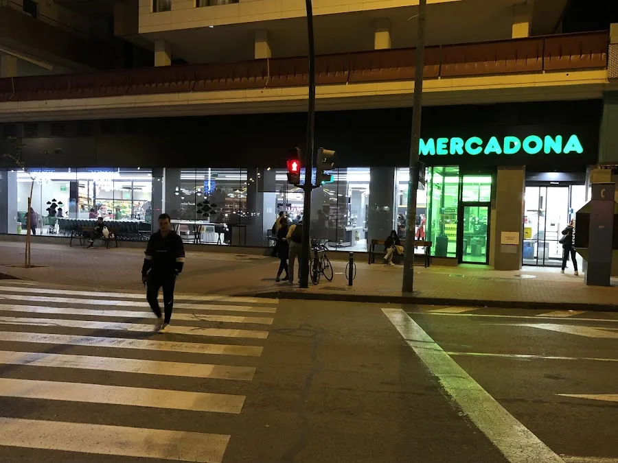 Supermercado Mercadona en Gran Vía Ronda Norte, 24, Murcia