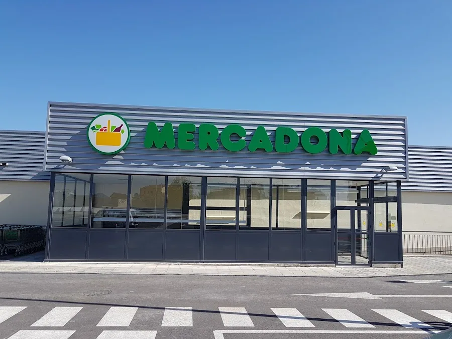 Supermercado Mercadona en Calle Sor Ángela de la Cruz, 87, Osuna