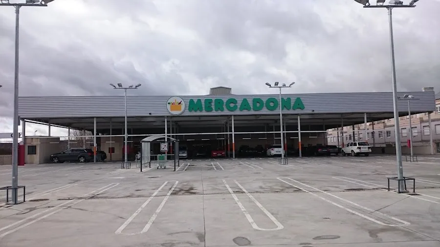 Supermercado Mercadona en Avenida Demadrid, 24, Palencia