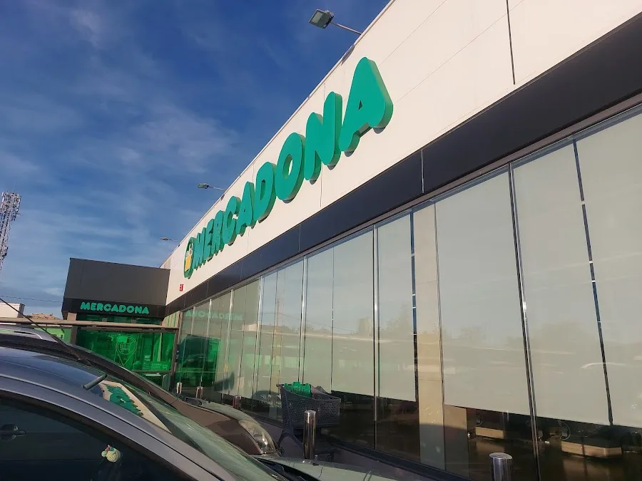 Supermercado Mercadona en Avenida Pintor Barba, 19, Pinos Puente