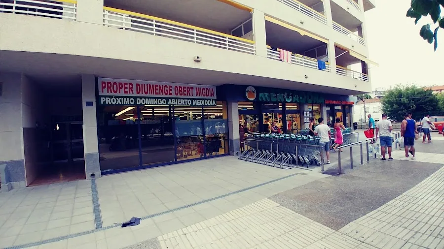 Supermercado Mercadona en Placa Sant Jordi, 1, Salou