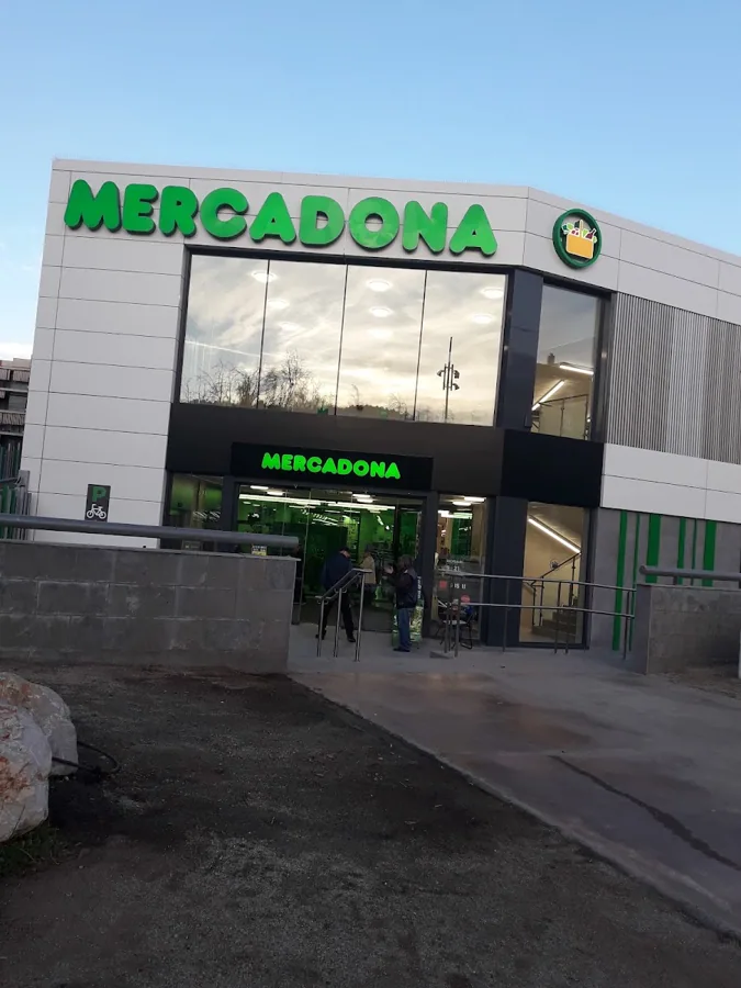 Supermercado Mercadona en Calle Emporda, 16, Sant Andreu de la Barca