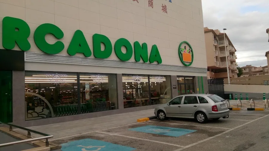 Supermercado Mercadona en Calle Avda. Maribel Lopez Perez-Ojeda, 39, Santa Pola