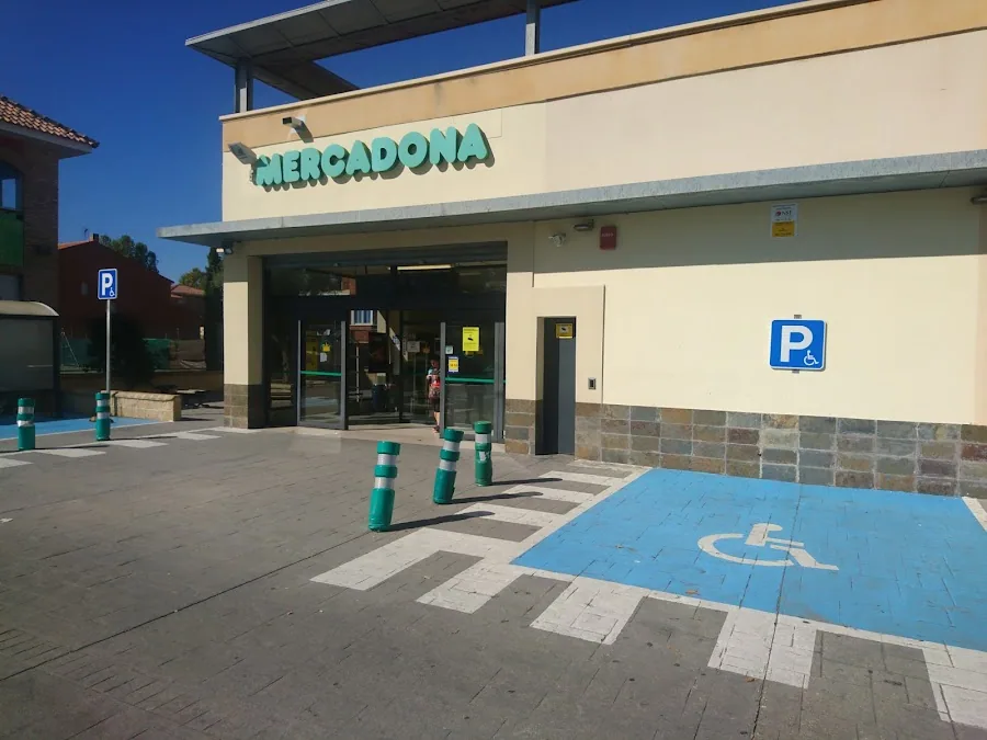 Supermercado Mercadona en Calle Jose Antonio, 63, Sevilla la Nueva