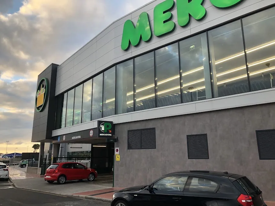 Supermercado Mercadona en Calle Ignacio Ellacurría Beascoechea, 2, Telde
