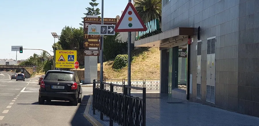 Supermercado Mercadona en Avenida Canal Sur, s/n, Tomares