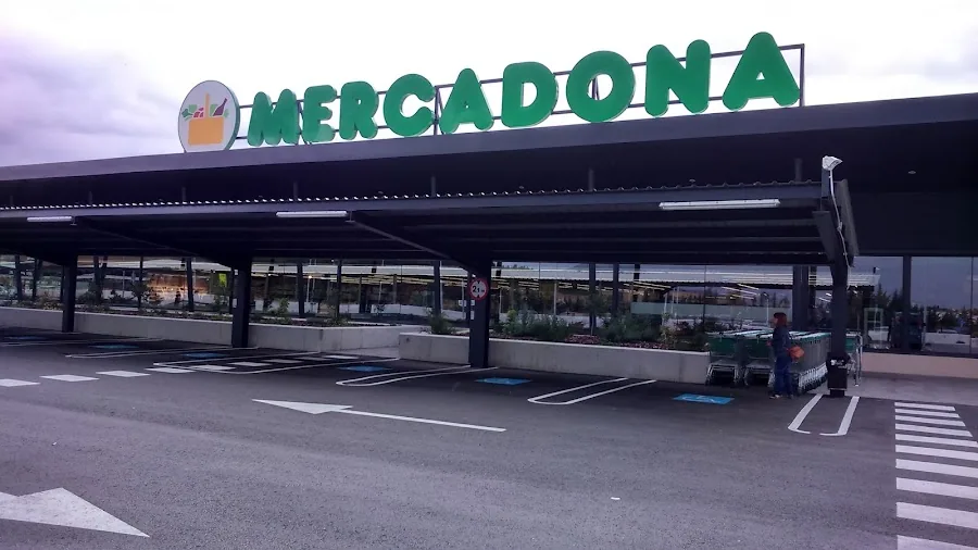 Supermercado Mercadona en Calle Don Bosco, s/n, Valle de Egüés