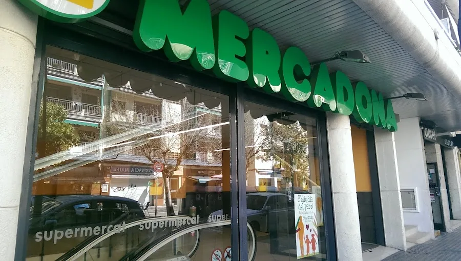 Supermercado Mercadona en Calle Josep Coroleu, 137, Vilanova i la Geltrú