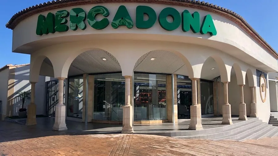 Supermercado Mercadona en Avenida Trenc D'Alba, 19, Jávea