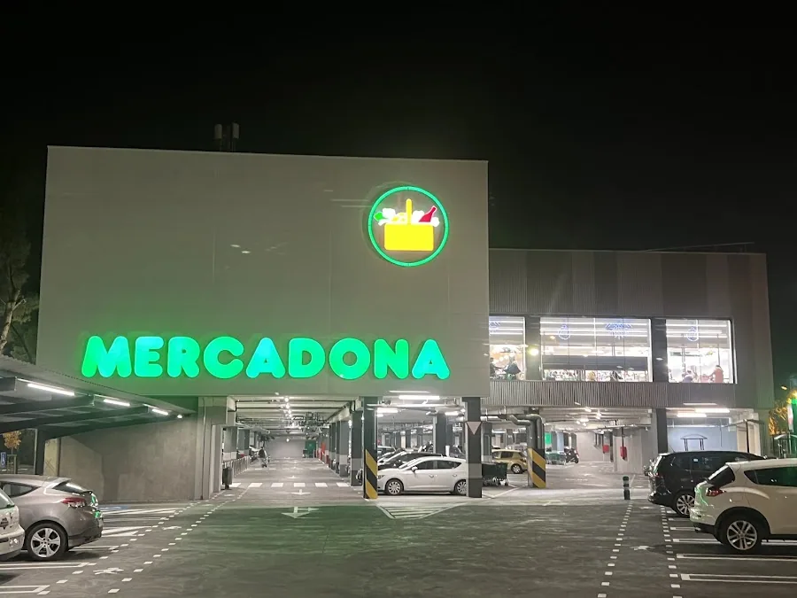 Supermercado Mercadona en Avenida San Juan de la Peña, 170, Zaragoza