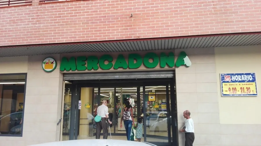 Supermercado Mercadona en Calle Monasterio Desamos, 24, Zaragoza